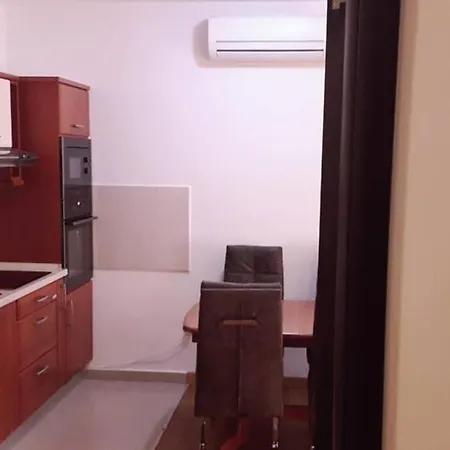 Apartman Franko - Uz Parking Pula Exterior photo