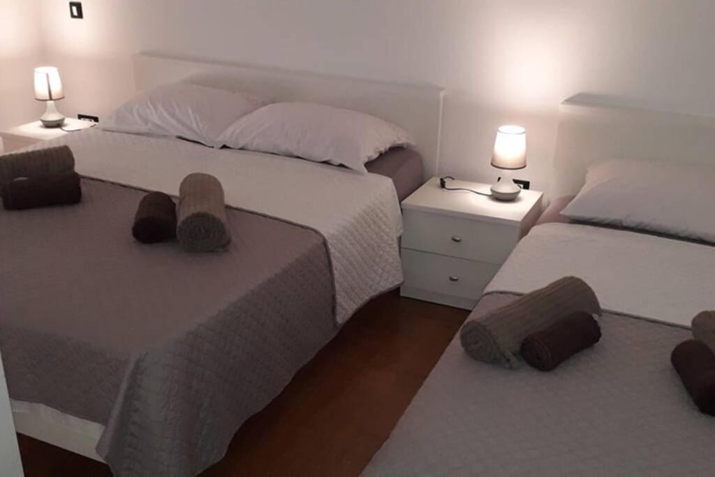 Franko - Uz Parking Apartment